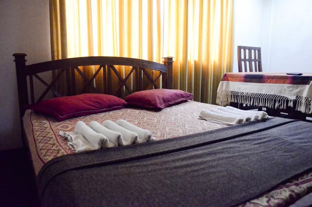 Hotel Yoho Mount Waves Kolombo Pokoj fotografie