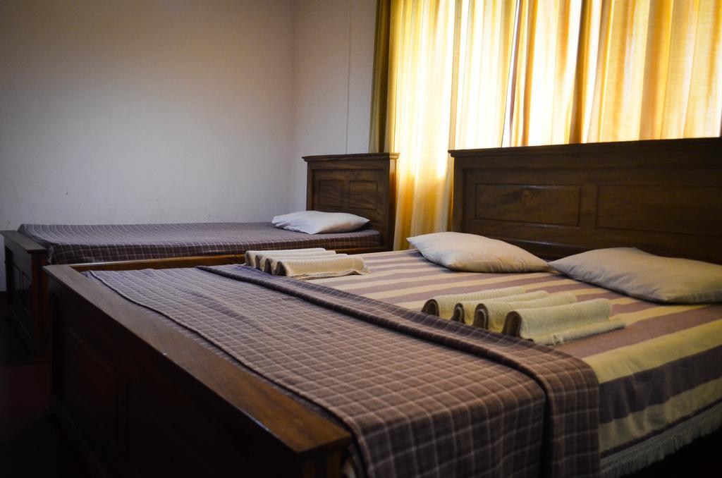 Hotel Yoho Mount Waves Kolombo Pokoj fotografie